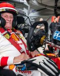 ديك جونسون يقود سيارة السباق فورد موستانج 2023 في سباق باثورست 1000
